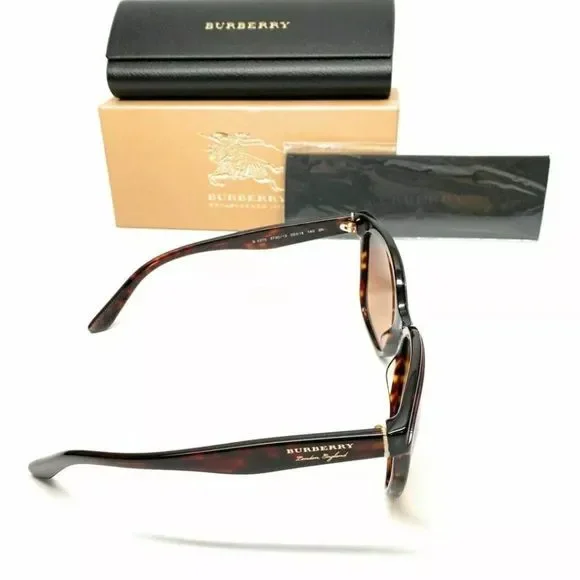 Burberry Women display picture 1